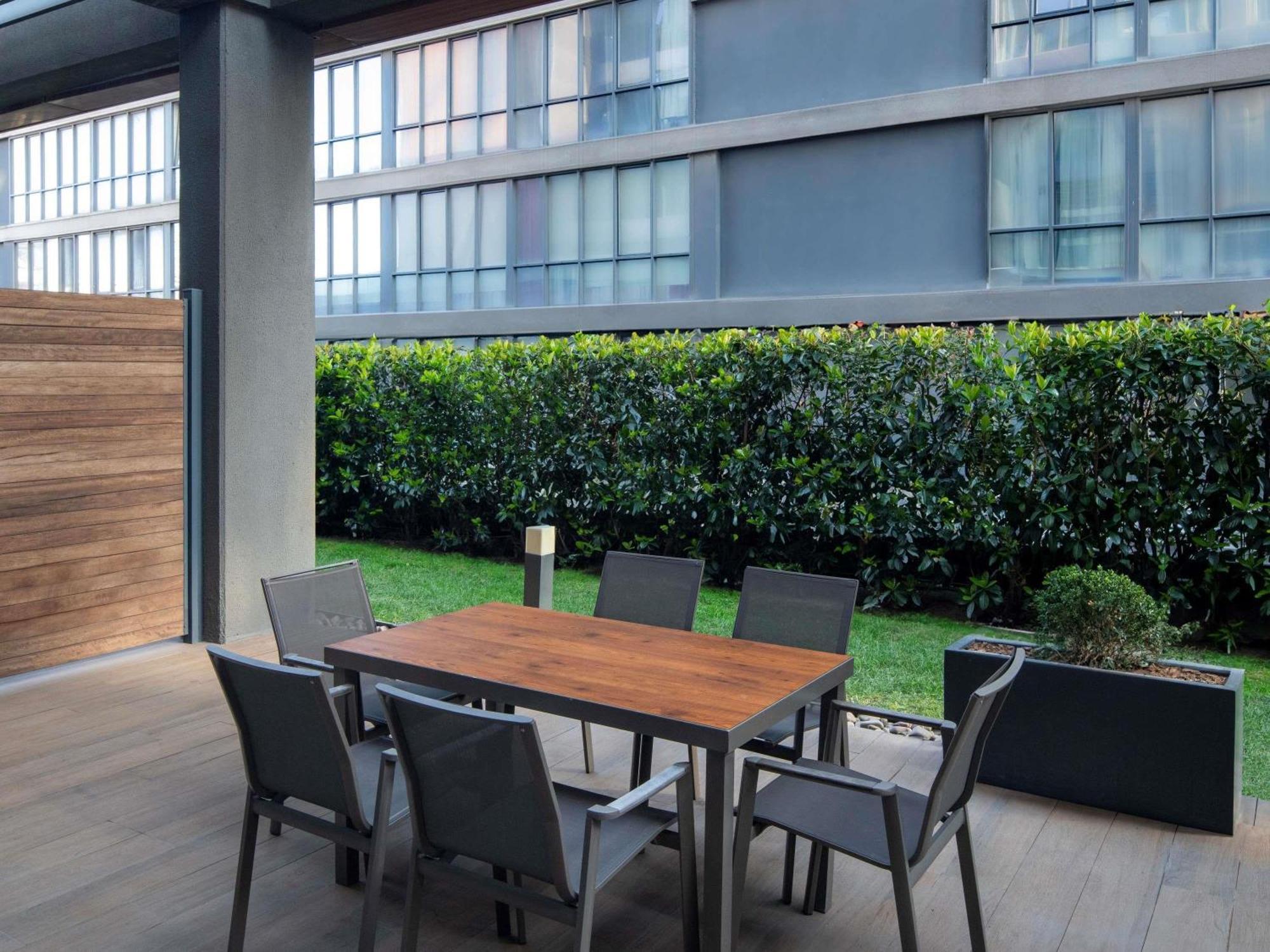 Movenpick Living Istanbul West Hotel Exterior foto