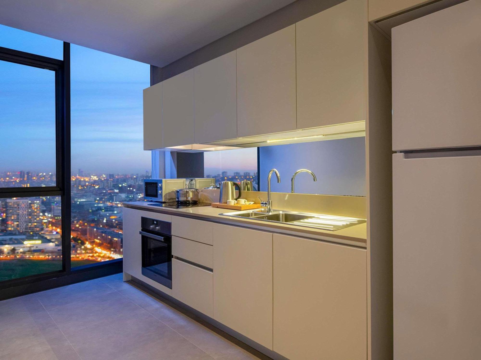 Movenpick Living Istanbul West Hotel Exterior foto